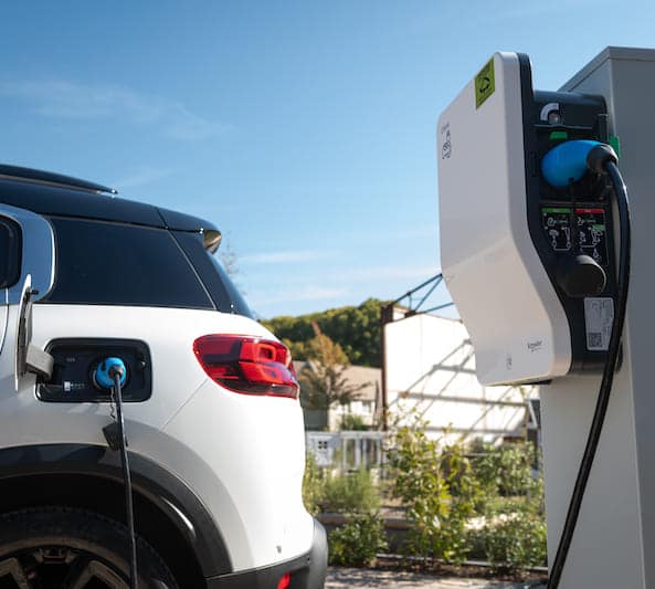 borne de recharge voiture hybride